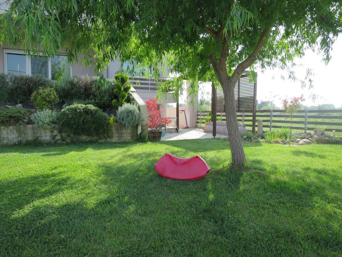 Guesthouse With Garden Komotini Exterior photo