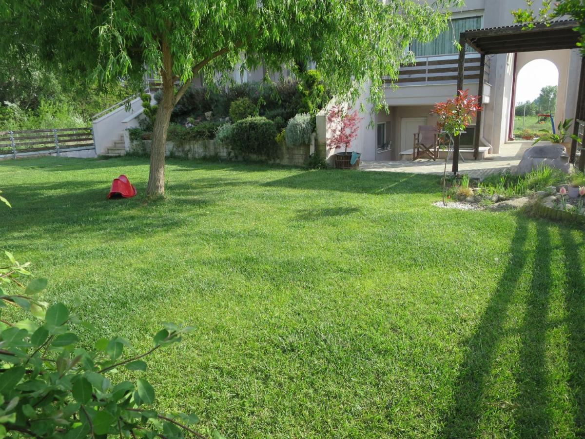 Guesthouse With Garden Komotini Exterior photo